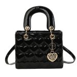 sac bandouliere noir brillant