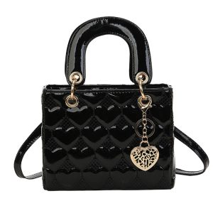 sac bandouliere noir brillant