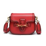 sac pochette bandouliere cuir femme rouge