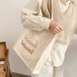 tote bag brodé marron et blanc