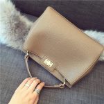 sac a main en cuir beige