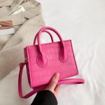 sac bandouliere imitation croco rose