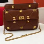 sac bandouliere cuir clouté  marron
