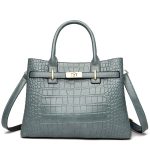 sac à main en cuir effet croco gris