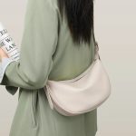 sac banane femme chic en cuir blanc