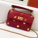 sac bandouliere cuir clouté rouge