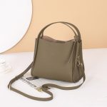 sac a main chic en cuir couleur vert olive