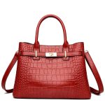 sac à main effet croco rouge framboise