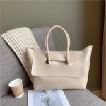 sac de cours a main couleur crème