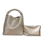 sac doré en cuir tressé luxe